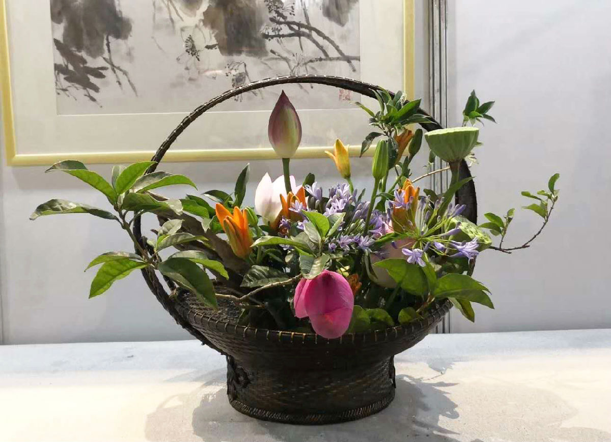 荷花插花