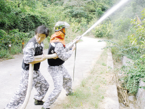 福建：海沧天竺山林场配备森林消防车 为全省首例