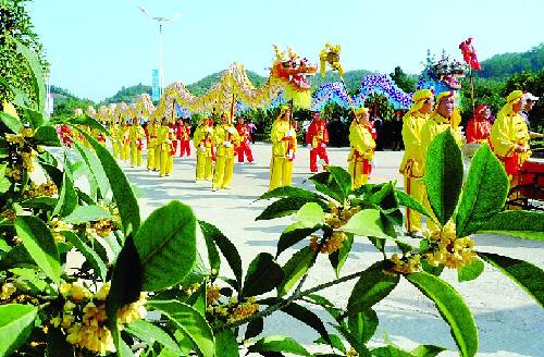 金华：首届中国仙源湖桂花节在市体育馆隆重开幕