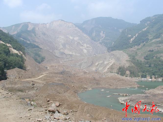 四川青川地震奇观