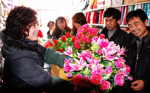 甘肃：“春节”即将到来 玉门花店生意火