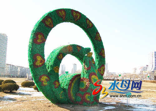 烟台开发区“绿雕”景观着新装（图）