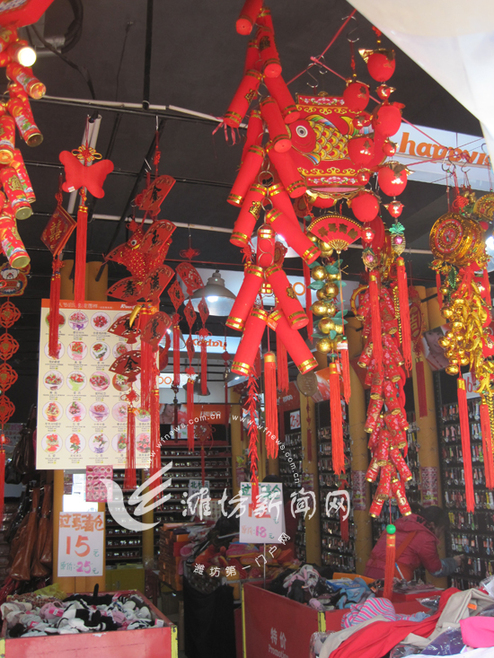 山东：春节情人节临近 卡通花束受追捧
