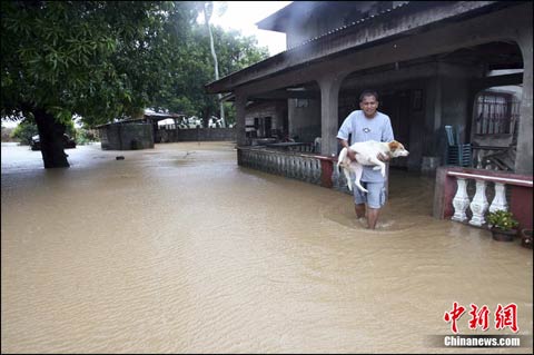 台风登陆前后带来的降雨导致当地严重内涝。