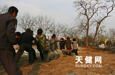 为建森林城市，大家齐心合力