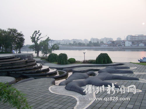龙游龙洲公园雕塑群 