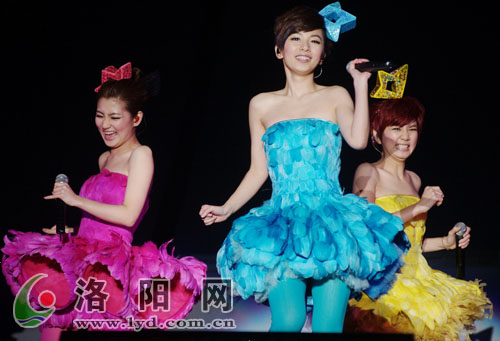 第28届洛阳牡丹花会完美绽放 S.H.E唱响牡丹花城