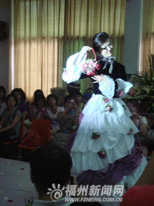 福建：海峡两岸插花艺术大赛暨福州花艺交流会举行