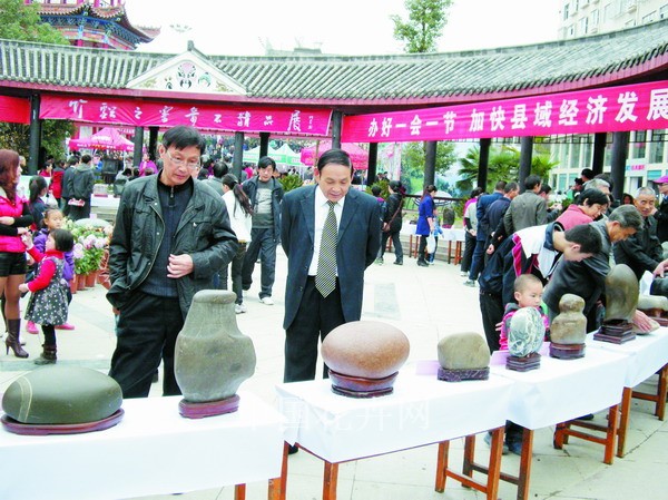 湖北竹溪举办“竹溪之灵”主题奇石展