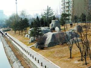 北京朝阳公园桥西假山景观已修复（图）