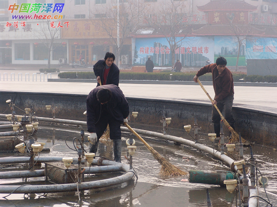菏泽大剧院喷泉整修(图）