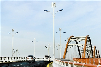 中新天津生态城风光互补路灯建设已初具规模