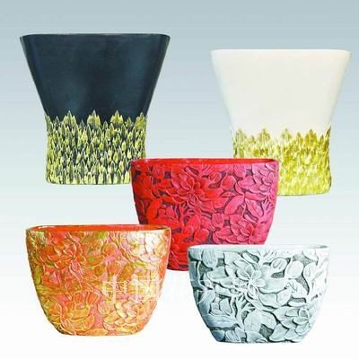 “鲜花”系列陶盆器让花儿更靓丽（图）