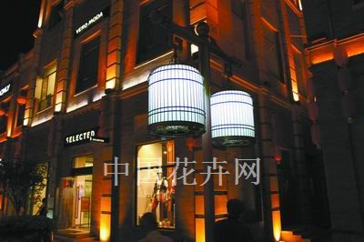 北京:特色灯饰展古韵前门(图)