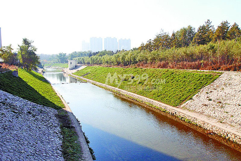 哈尔滨昔日脏水沟变成景观河