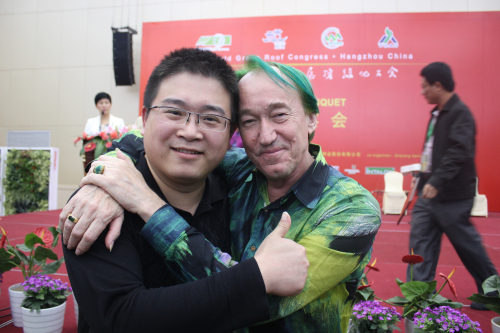 法国国家科学院研究中心主任帕特里克·布兰克博士与陈勇先生合影留念