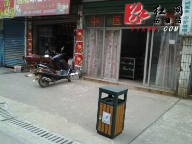 新安装的单桶果皮箱