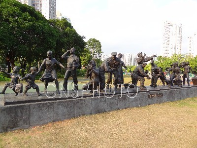 深圳市“建设者”雕像群成靓丽风景（图）