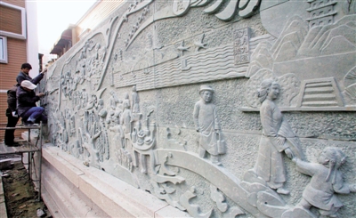 温州五马街口再现十二月令艺术雕塑（图）