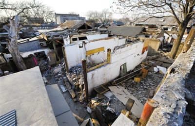 南锣鼓巷秦老胡同37号院，北屋5间房子已被拆除3间。文保人士调查称，37号院才是市级文保单位“绮园花园”的主体。