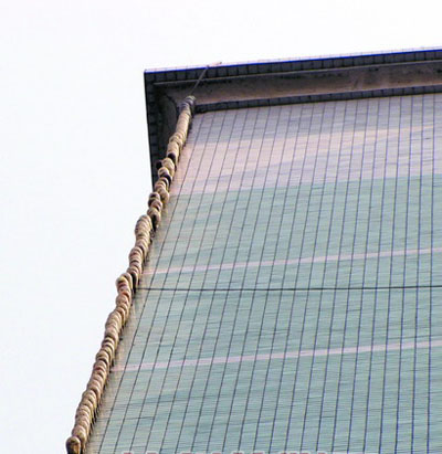 达州：通川桥南头景观灯高空坠地(图)