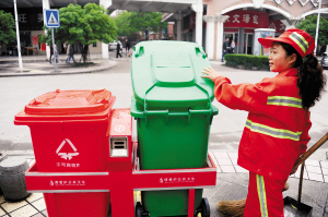 台州市区主要街道垃圾桶换新装（图）