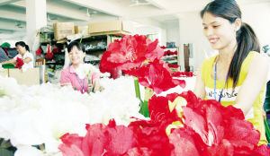 福建云霄县：仿真鲜花产业悄然兴起