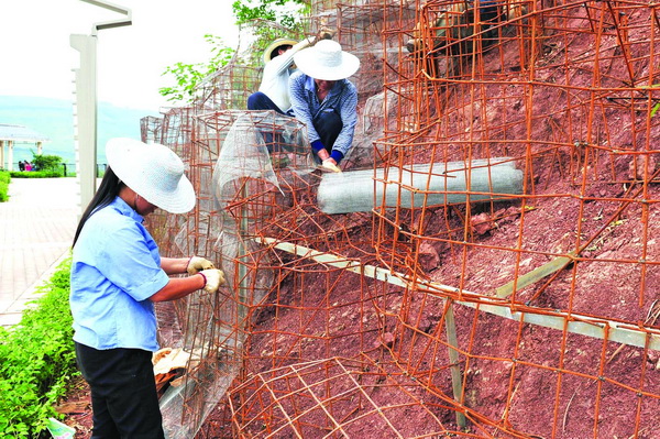 重庆营盘山公园假山修建8月中旬竣工