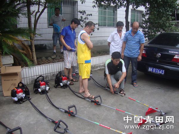 浙江青田：免费割草机为茶农添动力(图)