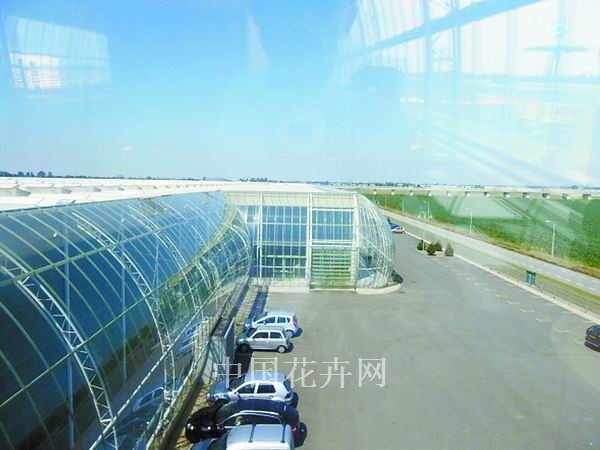 温室四周设计成椭圆形的缓冲区