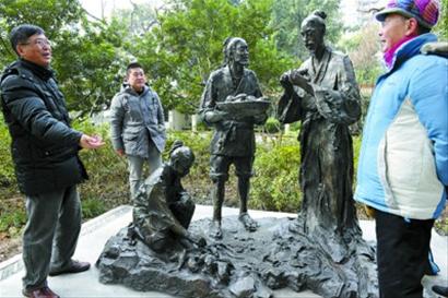 雕塑《桑园试种》