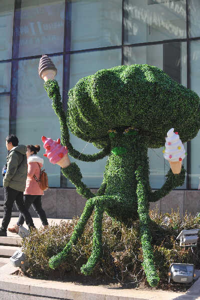 辽宁沈阳几座动漫雕塑亮相东顺城街头（图）