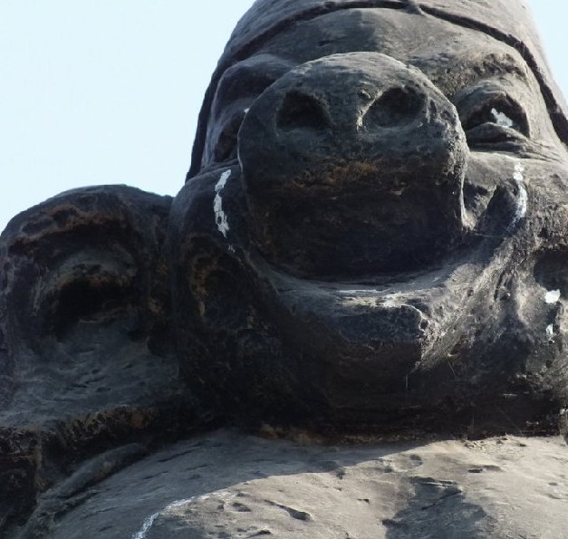 淮安广场塑像遭恶搞 唐僧师徒“泪”洒取经路