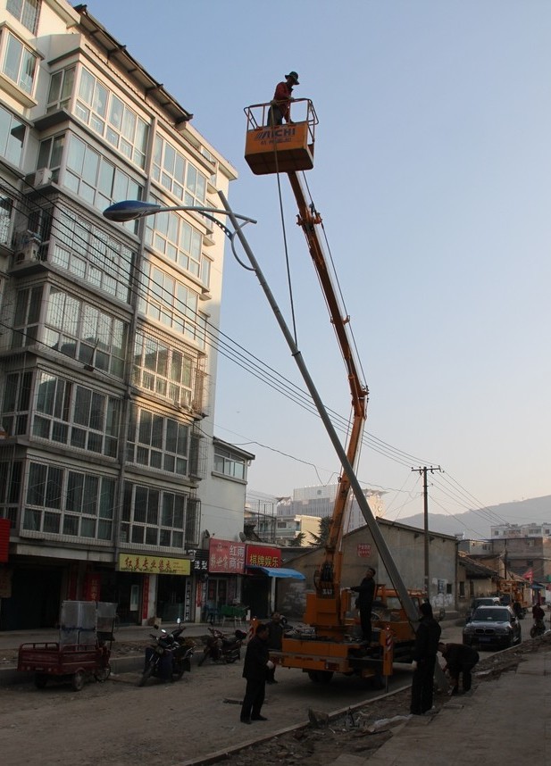 甘肃天水市秦州区惠民巷新安装路灯投入使用