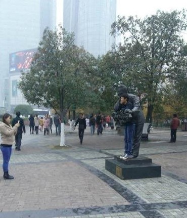 城市公共雕塑好可怜