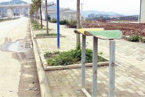 广东南武城市大道百余垃圾箱“失踪”