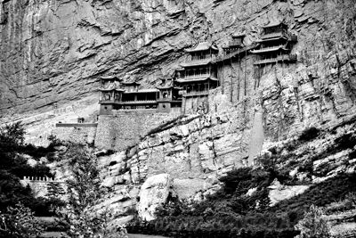 山西“悬空寺”被《时代》评为世界最危险十大建筑之一