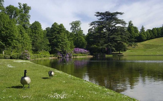 英国九大秘密花园 感受不同的花园格调