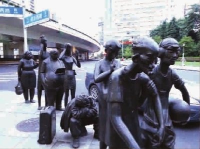上海市南京西路群雕塑遭不同程度破坏（图）