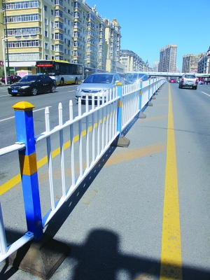 黑龙江哈尔滨市埃德蒙顿路至新阳路安上护栏