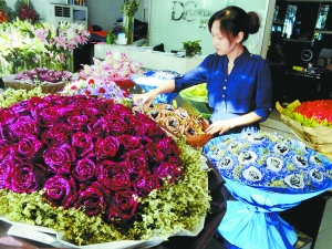 鲜花市场借“七夕”扭转淡季