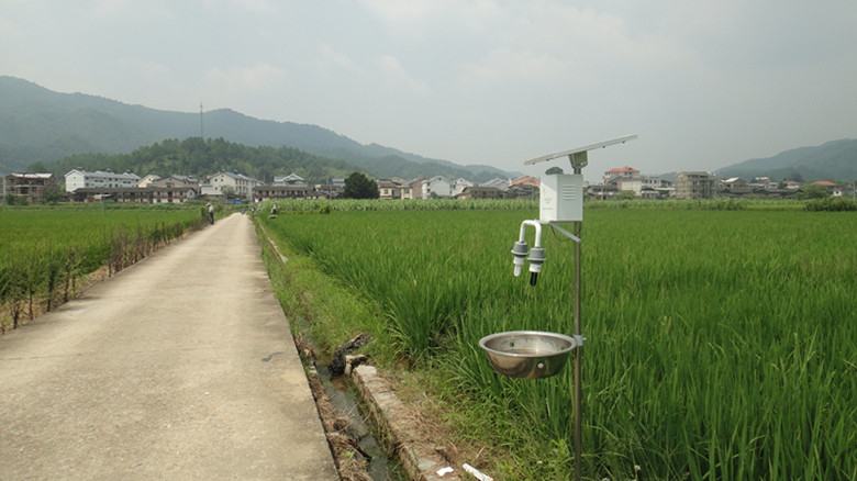 福建省三明明溪县太阳能灭虫灯“站岗放哨”