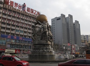 贵州省遵义市红花岗区丁字口晨光雕塑将搬迁