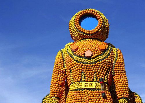 柠檬节上的雕塑作品