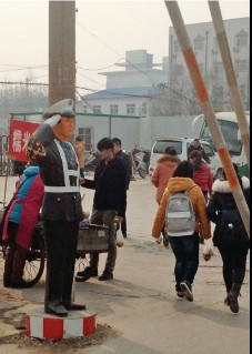 交警雕塑