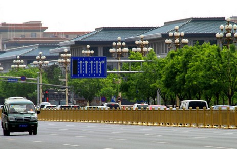 金色护栏亮相