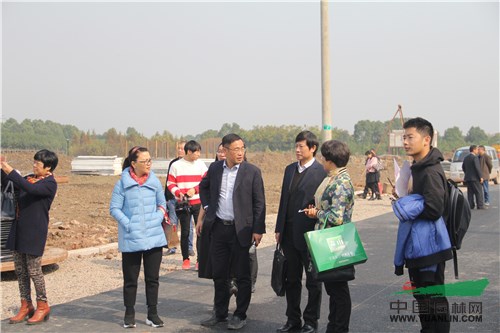 与会领导及媒体参观金华澧浦花木城二期