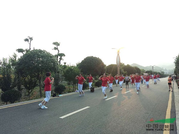 2017全国苗乡行贵州线第四天，走进苗夫集团都市第三地生态园