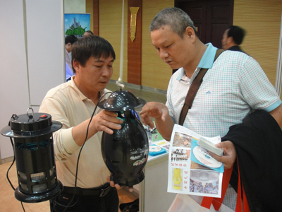 温岭农民造环保灭蚊器西安展示会上受宠