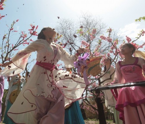 北京植物园桃花节上演祭花神图